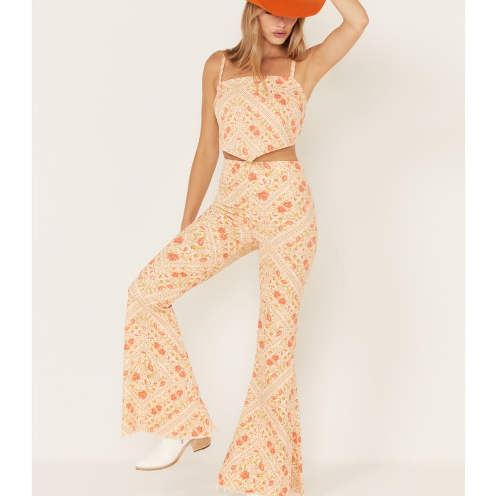 I have this exact same show me your mumu outift. Top S bottoms XS